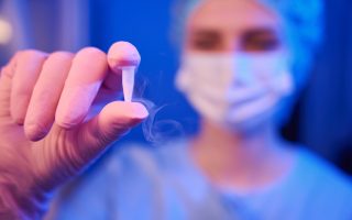 Frozen Embryo Transfer (FET): What It Is and Why It Matters 